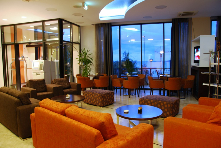Public Area 4, Apartments MM