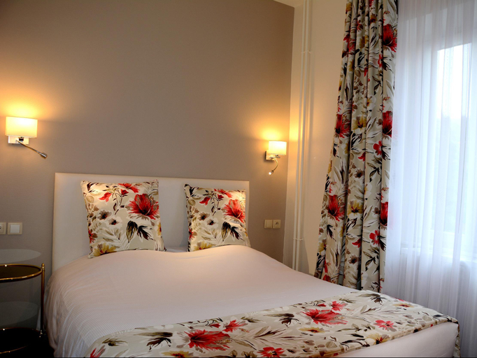 Bedroom 4, Hotel Du Centre, Bas-Rhin