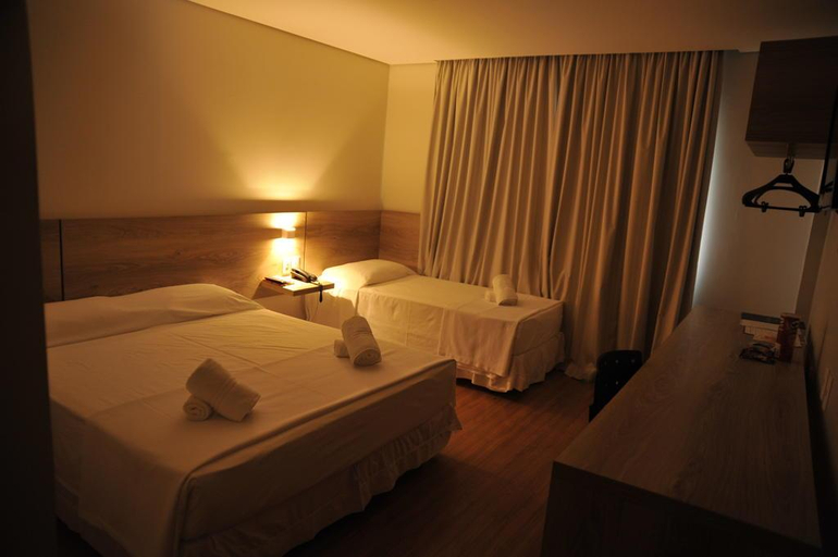 Bedroom 2, Catuai Hotel, Cacoal