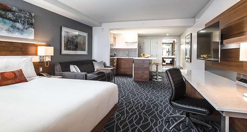 Bedroom 3, Delta Hotels Waterloo, Waterloo