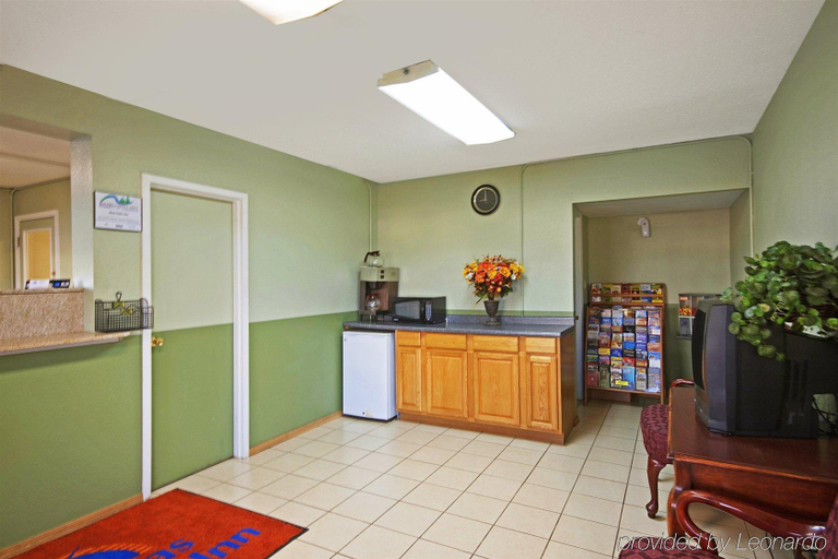 Public Area 2, Rogers Inn, Benton