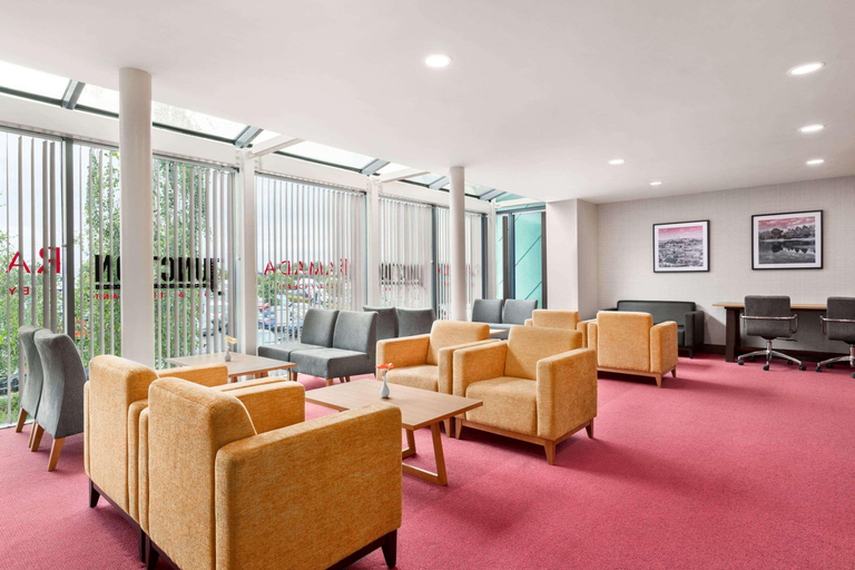 Public Area 2, Ramada by Wyndham Cobham, Surrey