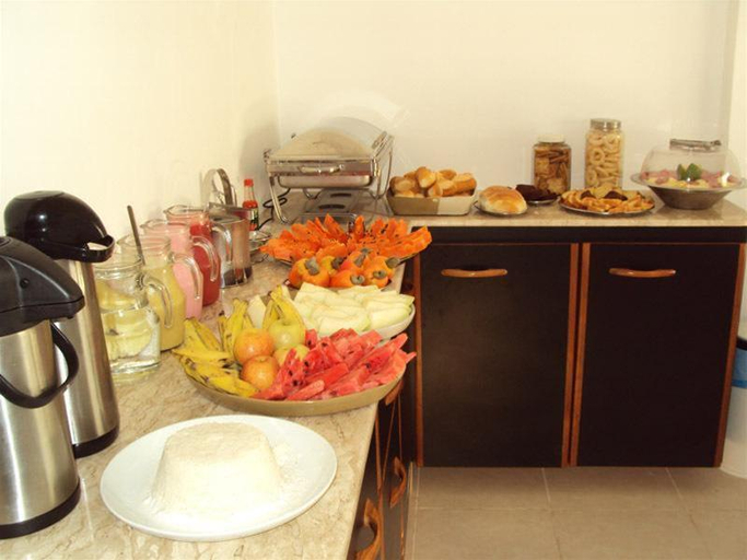 Food & Drinks