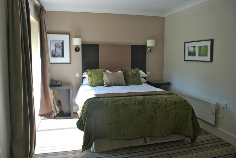 Bedroom 2, Venues Staverton Park, Northamptonshire