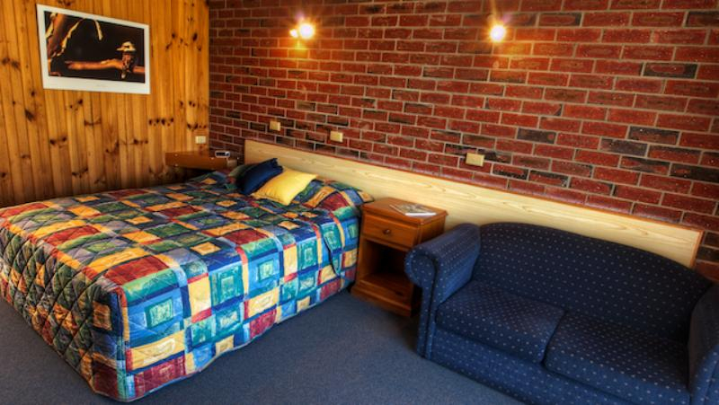Bedroom 2, Kookaburra Motor Lodge, N. Grampians - Stawell