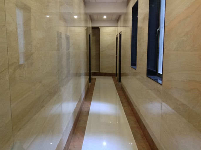 Public Area 2, Pals Hotel, Mumbai City