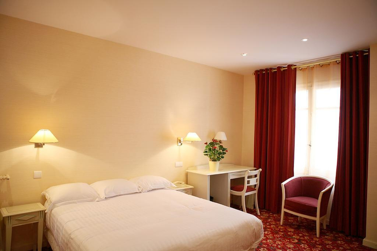 Bedroom 3, Hôtel Le Roncevaux, Pyrénées-Atlantiques