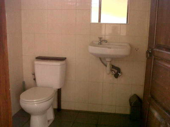 Bathroom 3, Candy Bed & Breakfast, Klungkung