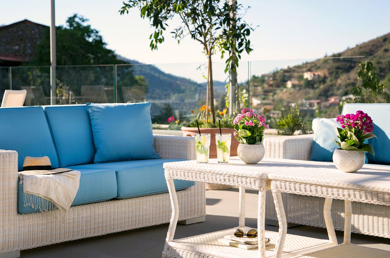 Public Area, Casale Panayiotis