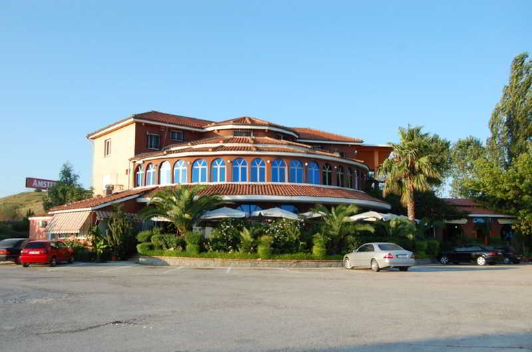 Pilo Lala Konjat, Lushnjës