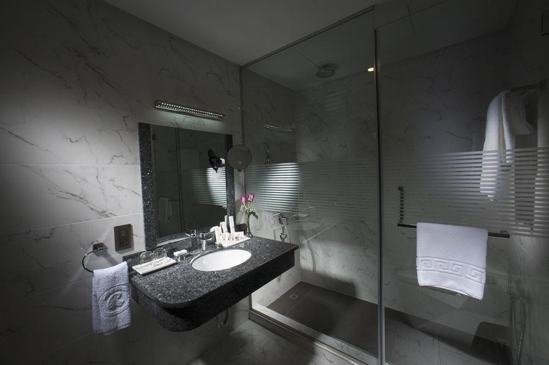 Bathroom 5, Ramee Rose Hotel, Manama