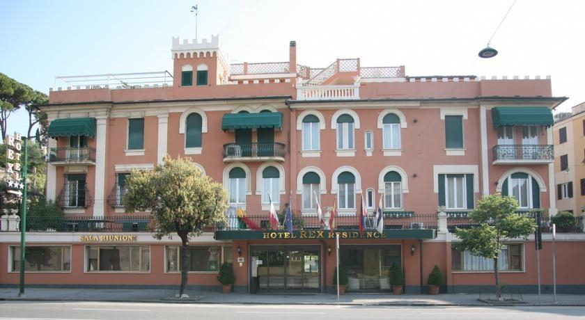 Exterior & Views 21