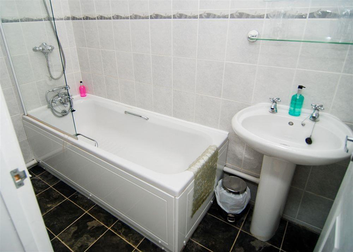 Bathroom 4, Aqua, Dorset