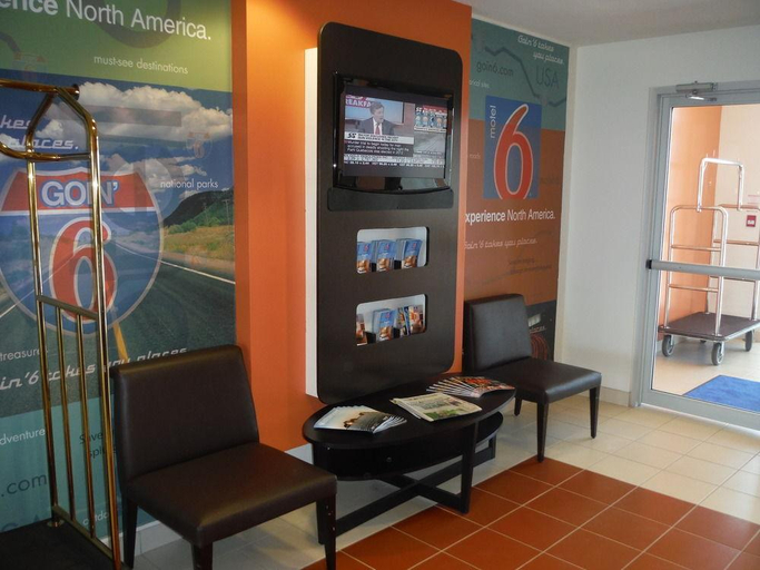 Public Area 2, Motel 6 Kingston, ON, Frontenac