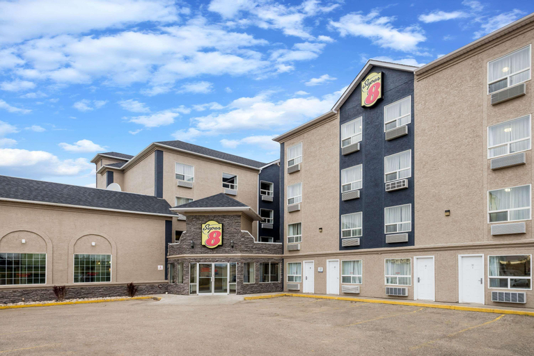 Super 8 by Wyndham Grande Prairie, Division No. 19