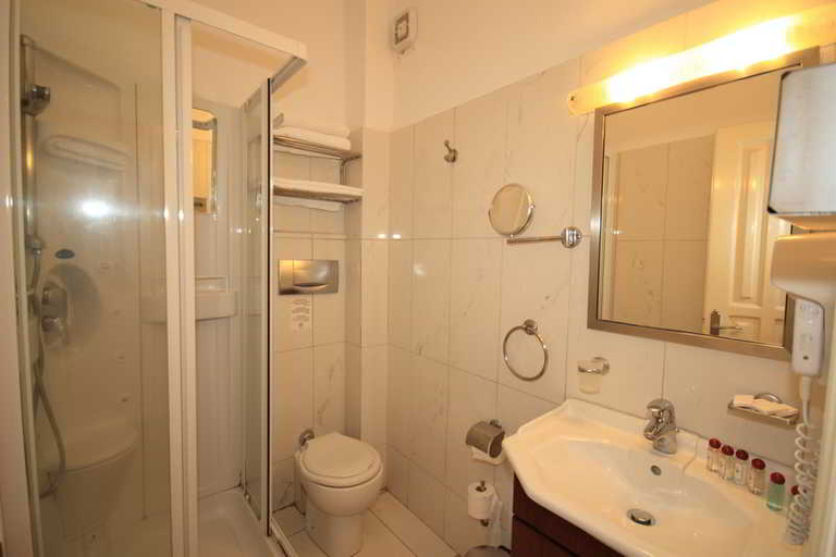 Bathroom 4, Hotel Acropol, Epirus
