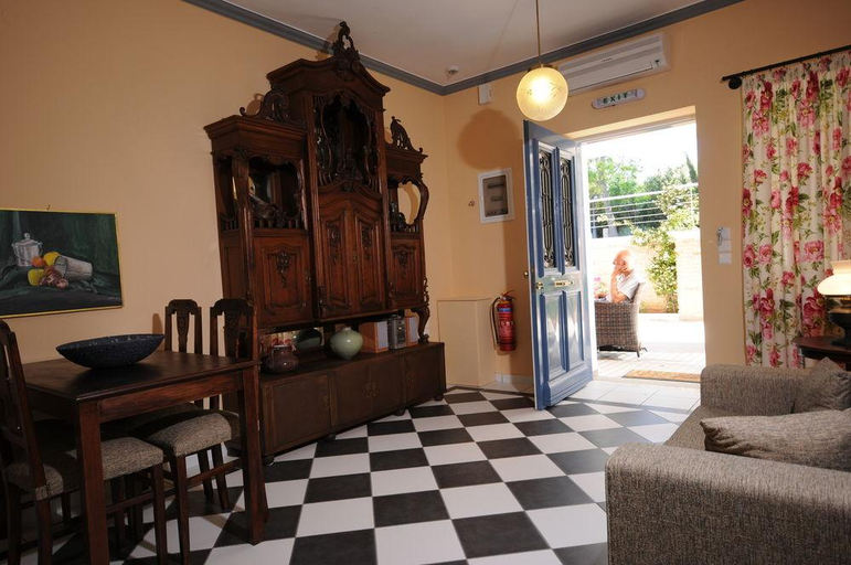 Public Area 5, Metohi Georgila, Crete