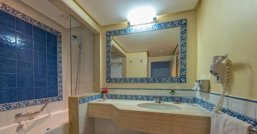 Bathroom 5, Regency Hotel and Spa, Monastir