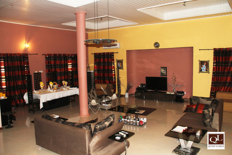 Public Area 2, Quest Lodge, Tema