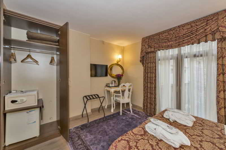 Bedroom 4, By Murat Royal Hotels, Beyoğlu