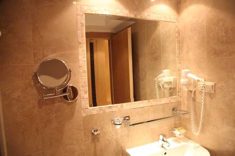 Bathroom 4, Pantelidis, West Macedonia