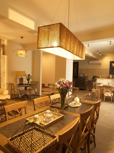 Food & Drinks 5, Kamares Villas, Peloponnese