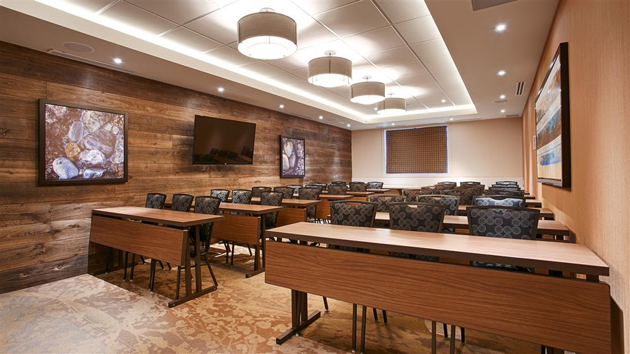 Food & Drinks 5, Best Western Plus Mountainview Inn & Suites, Division No. 6