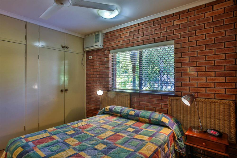 Bathroom 5, Bayside Holiday Apartments, Broome