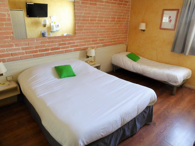 Bedroom 5, Hotel Le Relais, Pyrénées-Atlantiques