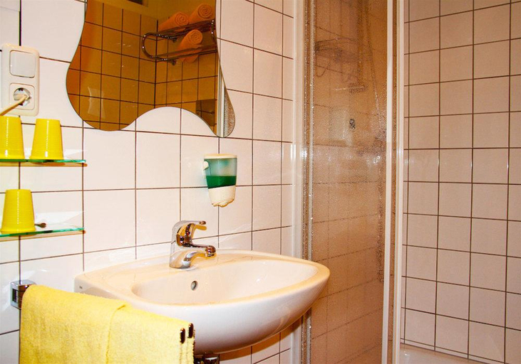 Bathroom 4, Hotel Odeon, Wien