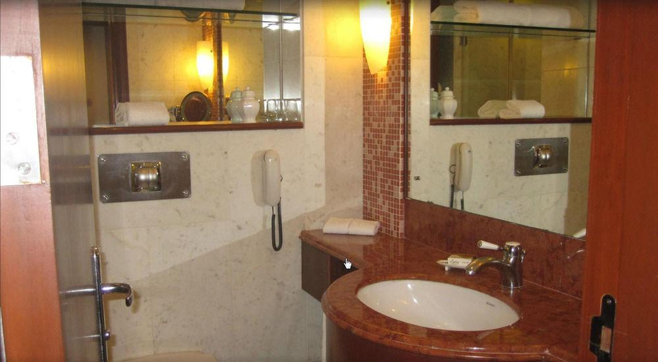 Bathroom 5, WelcomHotel Vadodara, Vadodara