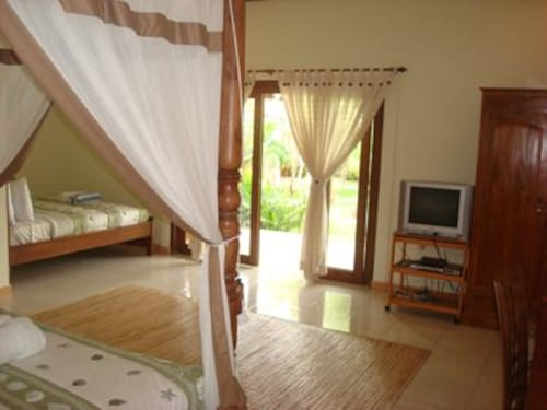 Pazzo Bali, Karangasem