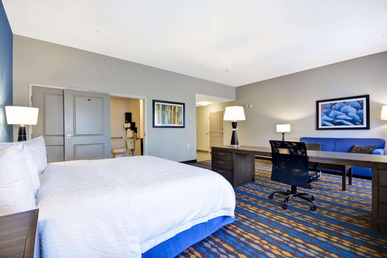 Bedroom 3, Hampton Inn Kenedy, Karnes