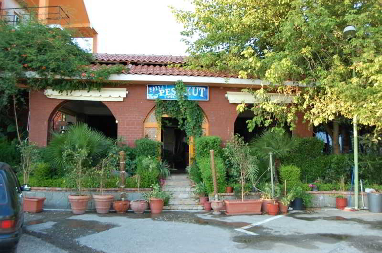 Pilo Lala Konjat, Lushnjës