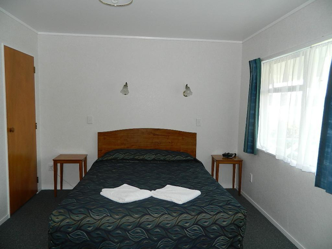 Bedroom 2, Opononi Hotel, Far North