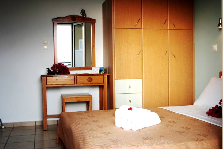 Bedroom 3, Bonos apartments, Peloponnese