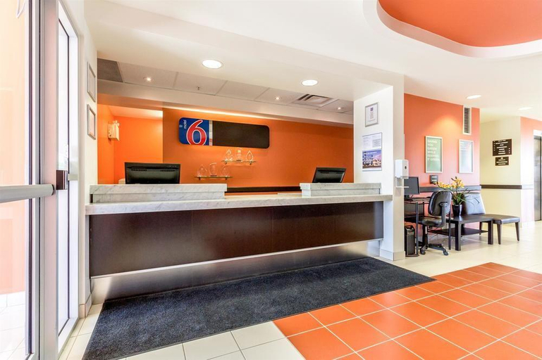 Public Area 2, Motel 6 Kingston, ON, Frontenac
