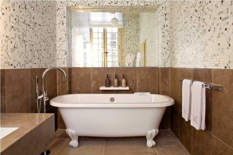 Bathroom 5, La Maison d Uzes Hotel, Gard