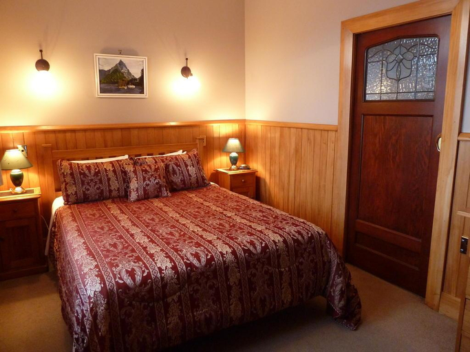 Bedroom 3, Te Anau Lodge, Southland