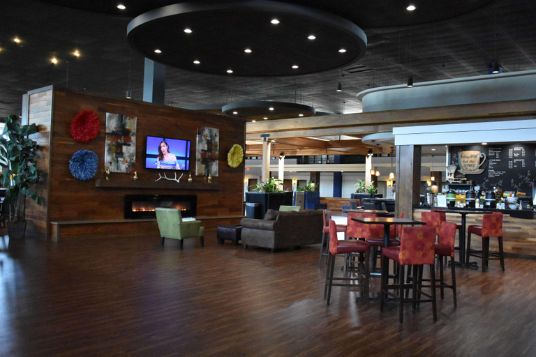 Food & Drinks 1, CoCo Key Omaha Hotel and Water Resort, Douglas