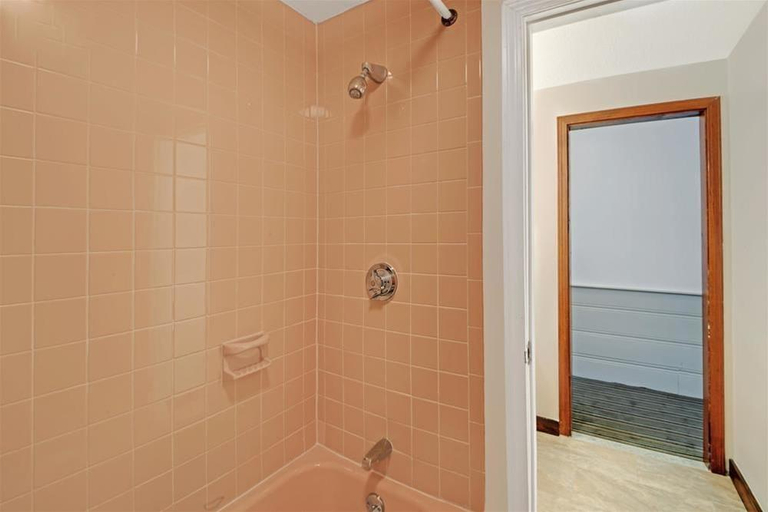 Bathroom 1, The Northshore Hotel - Boston/Danvers, Essex