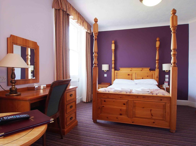 Bedroom 4, Chatsworth Hotel, West Sussex