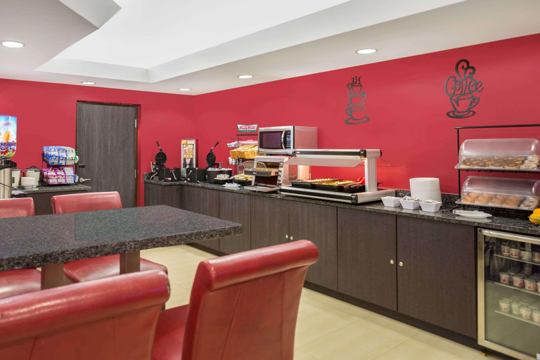 Public Area 3, Ramada by Wyndham Miami Springs International Arpt, Miami-Dade