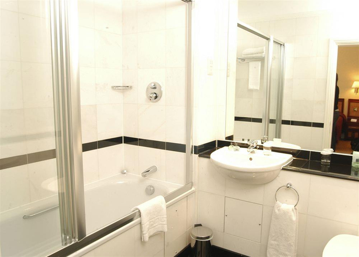 Bathroom 4, Grange Clarendon, London