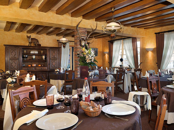 Food & Drinks 4, Logis Auberge À La Tête De Lard, Loir-et-Cher