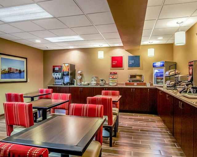 Food & Drinks 5, Comfort Inn & Suites Grafton-Cedarburg, Ozaukee