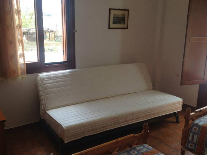 Bedroom 2, Hotel Nazos, South Aegean
