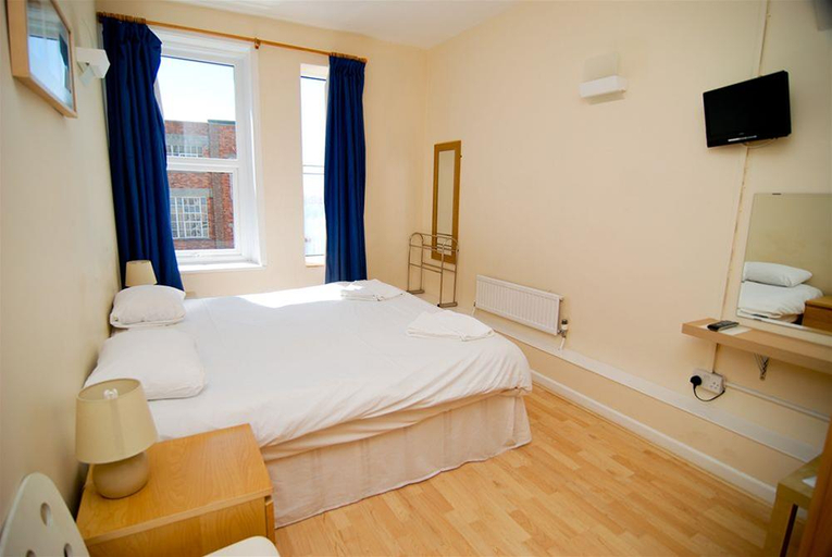 Bedroom 3, Aqua, Dorset