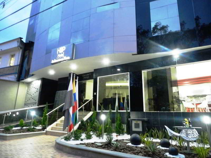 Exterior & Views
