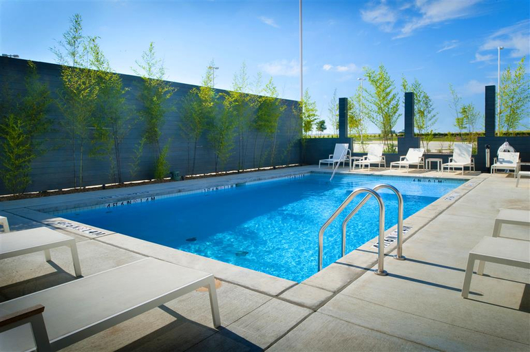 Sport & Beauty 5, Element by Marriott Dallas Fort Worth Airport North, Irving
